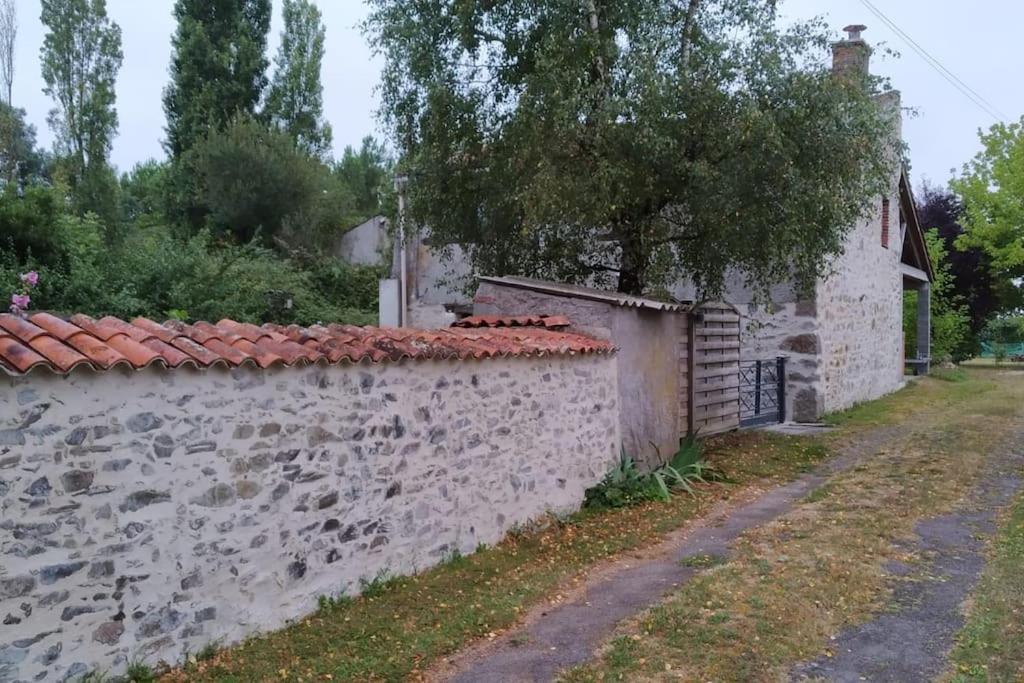 Maison A La Campagne Les Brouzils Экстерьер фото