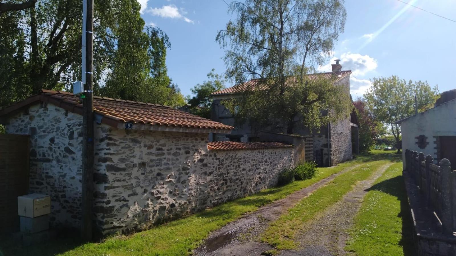 Maison A La Campagne Les Brouzils Экстерьер фото